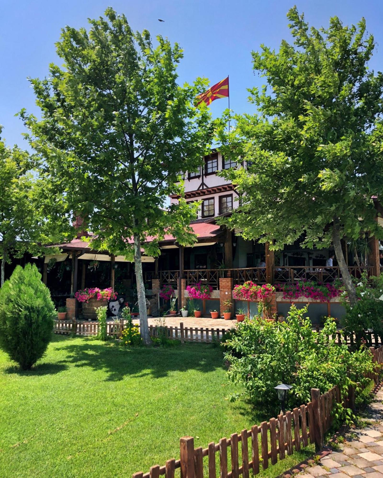 艾特诺塞洛度假酒店 Vojnik 外观 照片